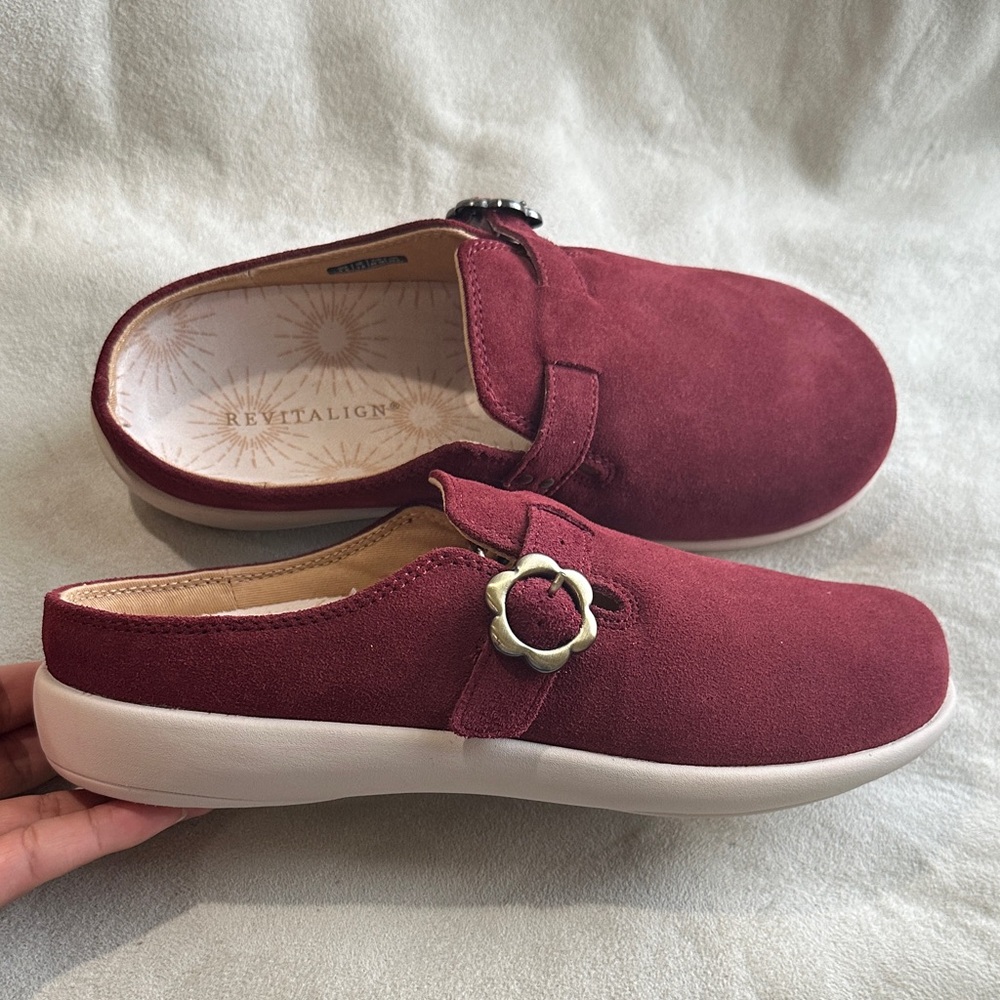 REVITALIGN Women’s Clogs Suede - Picture 4 of 11